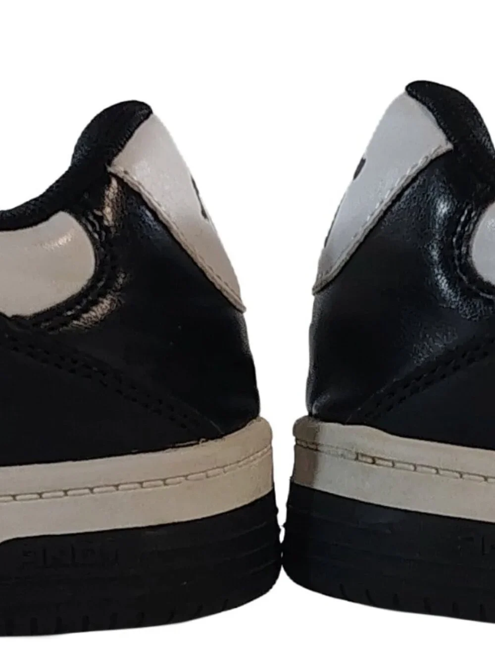 Boy's Black & White Size 6.5 Athletic AND1 Basketball Count Styled Shoe